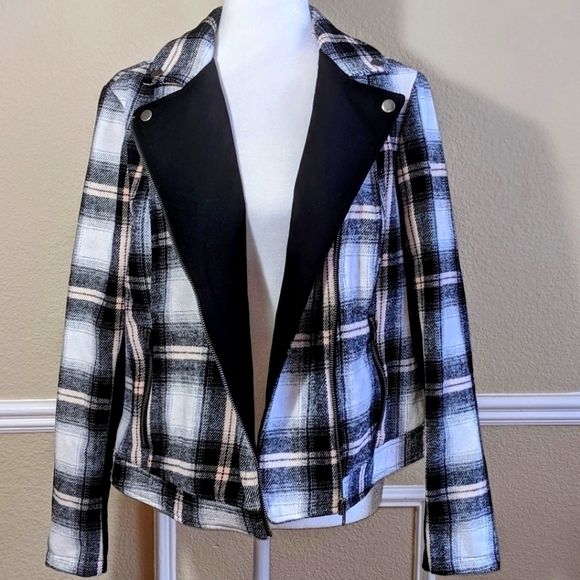 Torrid White & Black Plaid Flannel Moto Jacket NWT - Picture 11 of 11